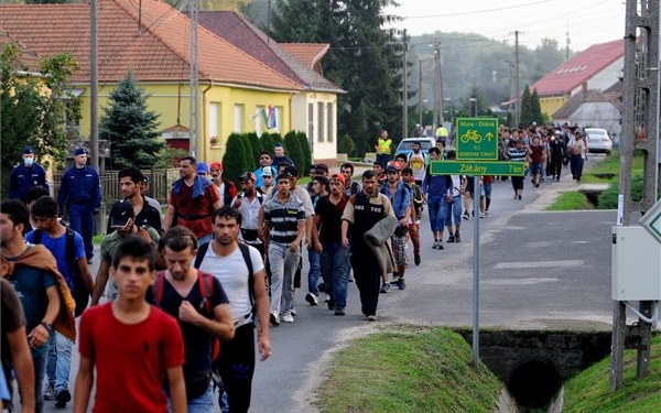 A migrációs válság nem csak európai probléma, átfogó megoldást igényel