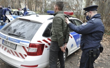 Több kerületen át menekült a rendőrök elől